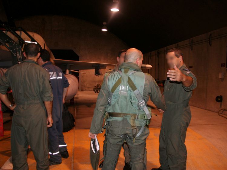  Une image non datée du matériel publié par l'armée israélienne a trait à une frappe aérienne israélienne sur un site présumé d'un réacteur nucléaire syrien près de Deir al-Zor le 6 septembre 2007. Pic: IDF 