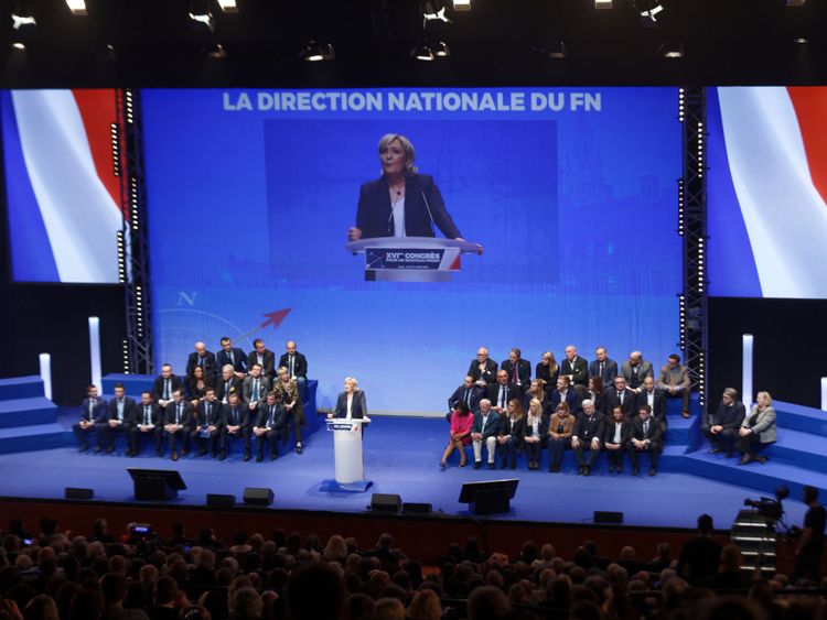  Marine Le Pen veut faire entrer le Front national au gouvernement 