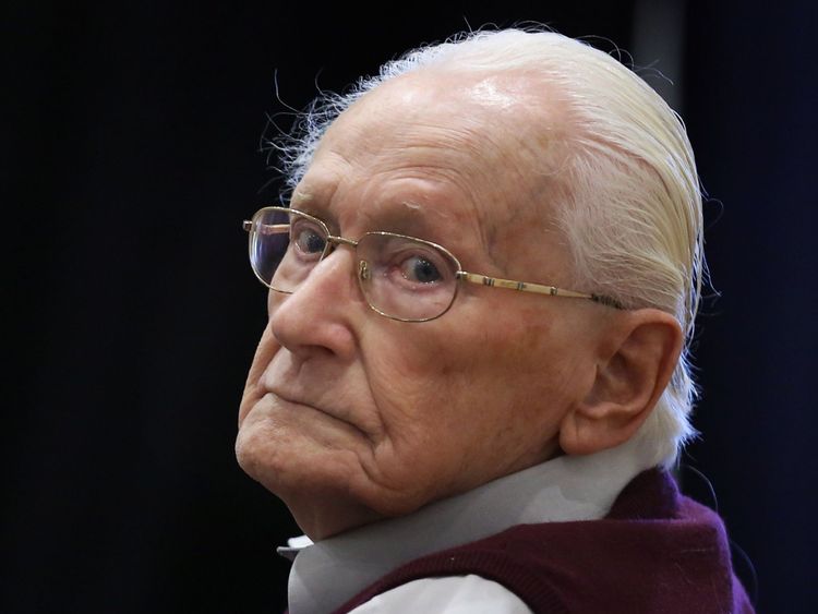  Oskar Groening 