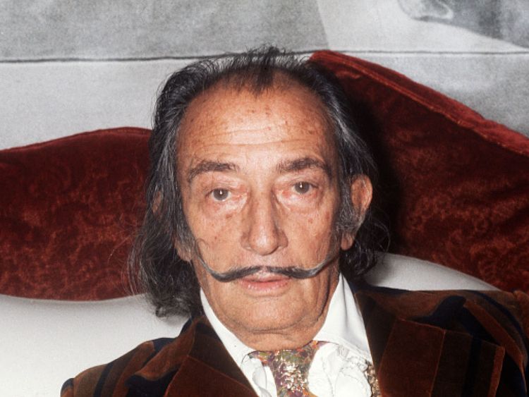  Salvador Dali a créé 11 de ses emblématiques Lobster Telephones qui ont été commandés. en 1938 