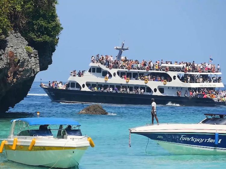  On pourrait interdire l'accès des bateaux touristiques à la baie 