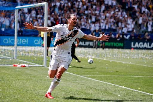 REGARDEZ: 'Ils voulaient Zlatan, je leur ai donné Zlatan' – Ibrahimovic marque un but de 35 yards à ses débuts pour LA Galaxy