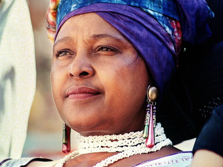  Winnie Madikizela-Mandela lors d'un rassemblement de masse avant les élections générales du 27 avril 1994 