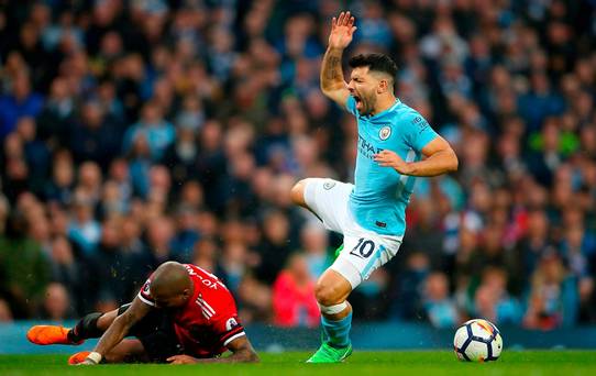 Pep Guardiola furieux contre Martin Atkinson sur le défi d'Ashley Young contre Sergio Agüero