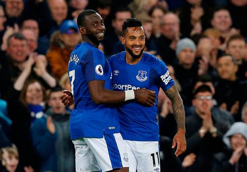Theo Walcott s'empare du seul but alors qu'Everton continue de monter la table