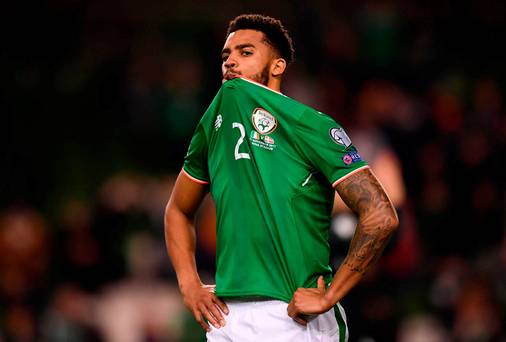 "Rien ne change, rien ne se fait" – Cyrus Christie réagit comme il est soumis à des abus racistes plus vils