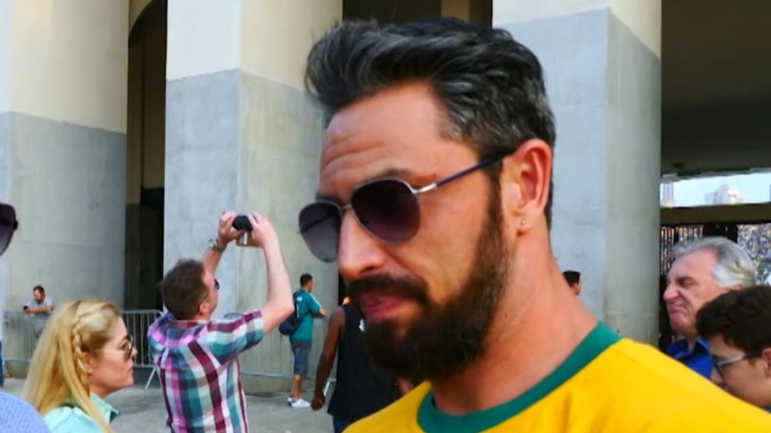  Alexandre Montrimas & # 39; carrière a pris fin après qu'il a parlé d'abus "srcset =" https://e3.365dm.com/18/04/320x180/skynews-abuse-brazil-alexandre-montrimas_4291969.jpg?20180425014146 320w, https: //e3.365dm .com / 18/04 / 640x380 / skynews-abuse-brazil-alexandre-montrimas_4291969.jpg? 20180425014146 640w, https://e3.365dm.com/18/04/736x414/skynews-abuse-brazil-alexandre-montrimas_4291969. jpg? 20180425014146 736w, https://e3.365dm.com/18/04/992x558/skynews-abuse-brazil-alexandre-montrimas_4291969.jpg?20180425014146 992w, https://e3.365dm.com/18/04/ 1096x616 / skynews-abuse-brazil-alexandre-montrimas_4291969.jpg? 20180425014146 1096w, https://e3.365dm.com/18/04/1600x900/skynews-abuse-brazil-alexandre-montrimas_4291969.jpg?20180425014146 1600w, https: //e3.365dm.com/18/04/1920x1080/skynews-abuse-brazil-alexandre-montrimas_4291969.jpg?20180425014146 1920w, https://e3.365dm.com/18/04/2048x1152/skynews-abuse-brazil -alexandre-montrimas_4291969.jpg? 20180425014146 2048w "tailles =" (min-largeur: 900px) 992px, 100vw 
