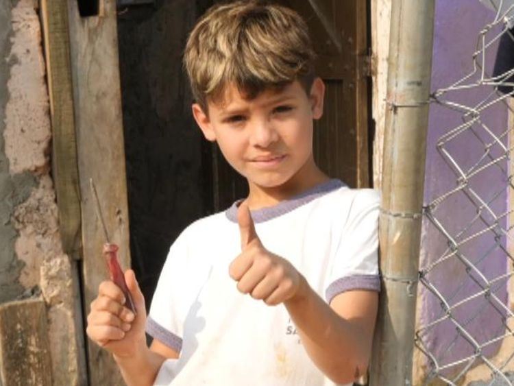  Boy dans une favela 