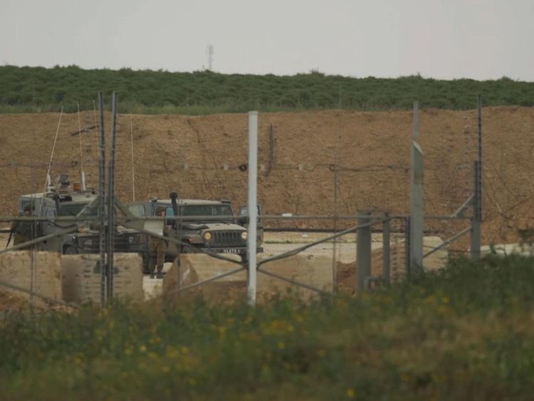  D'autres manifestants doivent manifester devant la frontière lourdement armée avec Gaza et Israël 
