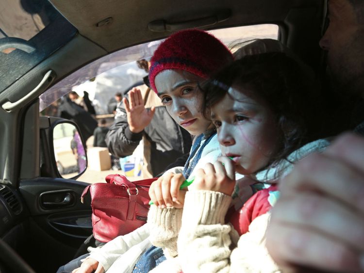  Des sœurs syriennes célèbres pour avoir diffusé des clips sur les médias sociaux font partie de la Ghouta orientale 