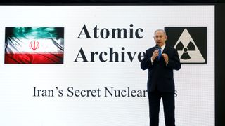  Le Premier ministre israélien Benjamin Netanyahu parle lors d'une conférence de presse au Ministère de la Défense 