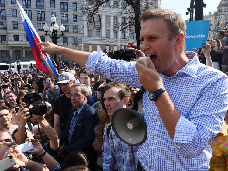  Le leader de l'opposition russe Alexei Navalny s'adresse aux supporters lors d'un rassemblement anti-Poutine 