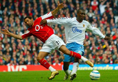 Ancien défenseur d'Aston Villa Jlloyd Samuel (37 ans) tué dans un accident de voiture