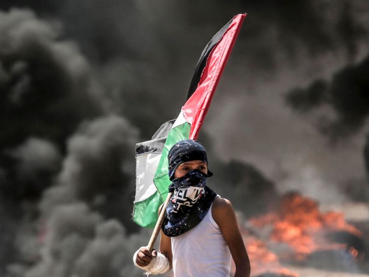  Des Palestiniens ont été tués à la frontière de Gaza lundi alors qu'ils protestaient contre l'ouverture de l'ambassade américaine 