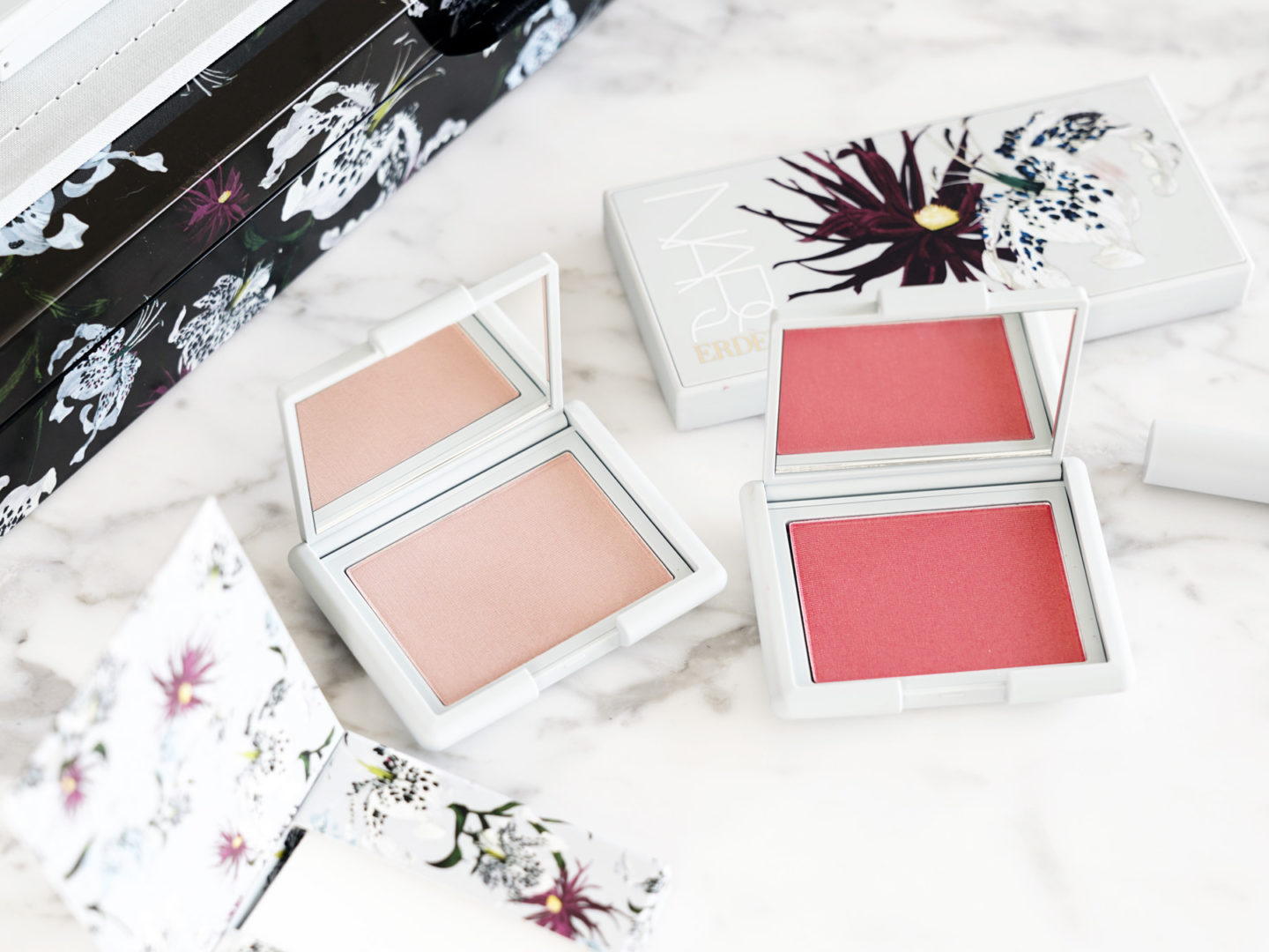  NARS x Erdem Strange Collection Fleurs Blushes ne m'aime pas et m'aime 
