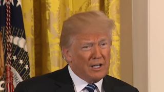  Président Trump "srcset =" https://e3.365dm.com/18/05/320x180/eaf9313f0d4dd4830c11093597f9a5cf9f787370a9e227592a18852b78c37705_4313950.jpg?20180518173316 320w, https://e3.365dm.com/18/05/640x380/ eaf9313f0d4dd4830c11093597f9a5cf9f787370a9e227592a1885 2b78c37705_4313950.jpg? 20180518173316 640W, https://e3.365dm.com/18/05/736x414/eaf9313f0d4dd4830c11093597f9a5cf9f787370a9e227592a18852b78c37705_4313950.jpg?20180518173316 736w, https://e3.365dm.com/18/05/992x558/eaf9313f0d4dd4830c11093597f9a5cf9f787370a9e227592a18852b78c37705_4313950.jpg? 20180518173316 992w, https://e3.365dm.com/18/05/1096x616/eaf9313f0d4dd4830c11093597f9a5cf9f787370a9e227592a18852b78c37705_4313950.jpg?20180518173316 1096w, 1600w https://e3.365dm.com/18/05/1600x900/eaf9313f0d4dd4830c11093597f9a5cf9f787370a9e227592a18852b78c37705_4313950.jpg?20180518173316, https : //e3.365dm.com/18/05/1920x1080/eaf9313f0d4dd4830c11093597f9a5cf9f787370a9e227592a18852b78c37705_4313950.jpg 20180518173316 1920W, https://e3.365dm.com/18/05/2048x1152/eaf9313f0d4dd4830c11093597f9a5cf9f787370a9e227592a18852b78c37705_4313950.jpg?20180518173316 2048w "tailles =" (min -largeur: 900px) 992px, 100vw 