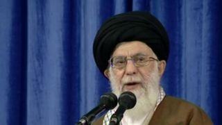 Le chef suprême de l'Iran a déclaré mercredi qu'il ne faisait pas confiance à la France, l'Allemagne ou la Grande-Bretagne. Le président américain Donald Trump s'est retiré de l'accord. "Srcset =" https://e3.365dm.com/18/05/320x180/skynews-ayatollah-khamenei_4304753.jpg?20180509142803 320w, https://e3.365dm.com /18/05/640x380/skynews-ayatollah-khamenei_4304753.jpg?20180509142803 640w, https://e3.365dm.com/18/05/736x414/skynews-ayatollah-khamenei_4304753.jpg?20180509142803 736w, https: // e3 .365dm.com / 18/05 / 992x558 / skynews-ayatollah-khamenei_4304753.jpg? 20180509142803 992w, https://e3.365dm.com/18/05/1096x616/skynews-ayatollah-khamenei_4304753.jpg?20180509142803 1096w, https : //e3.365dm.com/18/05/1600x900/skynews-ayatollah-khamenei_4304753.jpg? 20180509142803 1600w, https://e3.365dm.com/18/05/1920x1080/skynews-ayatollah-khamenei_4304753.jpg? 20180509142803 1920w, https://e3.365dm.com /18/05/2048x1152/skynews-ayatollah-khamenei_4304753.jpg?20180509142803 2048w "tailles =" (min-largeur: 900px) 992px, 100vw 
