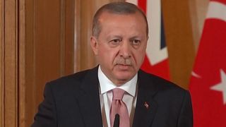  La question du Président Erdogan au monde - "Côté avec le fort ou le côté" avec le droit? "srcset =" https://e3.365dm.com/18/05/320x180/skynews-erdogan-turkey-president_4311133.jpg?20180515184100 320w, https://e3.365dm.com /18/05/640x380/skynews-erdogan-turkey-president_4311133.jpg?20180515184100 640w, https://e3.365dm.com/18/05/736x41 4 / skynews-erdogan-turkey-president_4311133.jpg? 20180515184100 736w, https://e3.365dm.com/18/05/992x558/skynews-erdogan-turkey-president_4311133.jpg?20180515184100 992w, https: // e3. 365dm.com/18/05/1096x616/skynews-erdogan-turkey-president_4311133.jpg?20180515184100 1096w, https://e3.365dm.com/18/05/1600x900/skynews-erdogan-turkey-president_4311133.jpg?20180515184100 1600w, https://e3.365dm.com/18/05/1920x1080/skynews-erdogan-turkey-president_4311133.jpg?20180515184100 1920w, https://e3.365dm.com/18/05/2048x1152/skynews-erdogan -turkey-president_4311133.jpg? 20180515184100 2048w "tailles =" (min-largeur: 900px) 992px, 100vw 