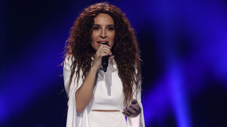  La ​​Grèce est entrée pour 2018 en solo Yianna Terzi, dont le pays et Chypre ont souvent voté pour l'autre au fil des années 