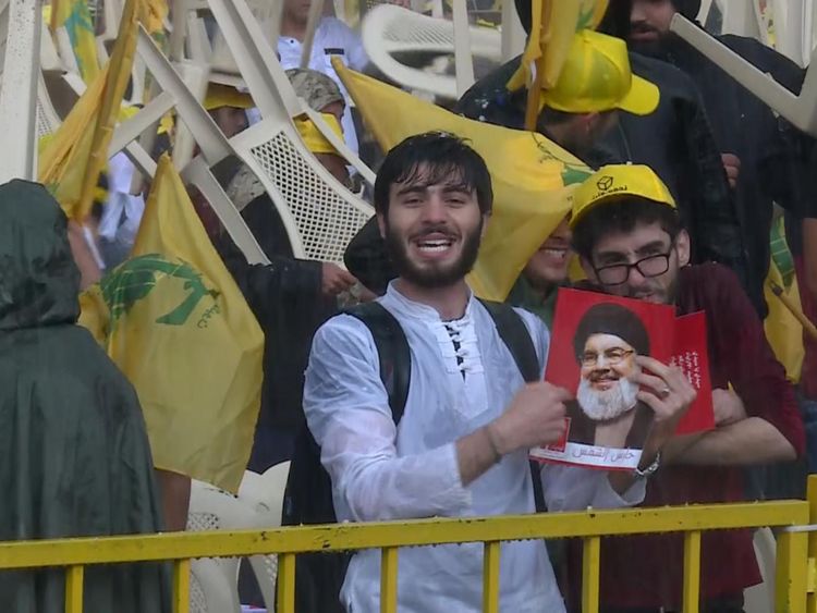 Ces gens soutiennent le candidat parlementaire du Hezbollah Ibrahim M oussawi