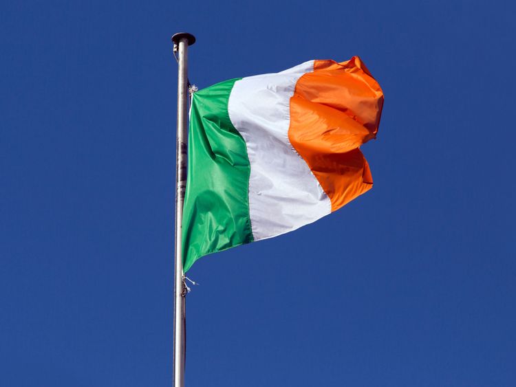  Irlande ira aux urnes sur L'Irlande ira aux urnes sur la libéralisation des lois sur l'avortement le vendredi 25 mai </span><br />
      </figcaption>
</figure>
</div>
<p> Il est intéressant de noter que les femmes ne sont pas plus enclines à soutenir la légalisation de l'avortement jusqu'à 12 semaines que les hommes – 47% des femmes sont en faveur, 38% s'y opposent, contre 48% et 36% respectivement pour les hommes. </p>
<p> Et peut-être inquiétant pour les sondeurs, les personnes qui se disent mal à l'aise de parler d'avortement en public s'y opposent fermement 46% à 30% tandis que ceux qui se déclarent à l'aise soutiennent 57% à 34%. </p>
<p> Le soutien à la légalisation de l'avortement était beaucoup plus élevé dans certaines circonstances. Trois sur quatre (75%) soutiennent la légalisation de l'avortement lorsque la femme est enceinte en raison d'un viol, avec seulement 11% d'opposition; 52% soutiennent et 28% s'opposent à la légalisation de l'avortement lorsque l'enfant est handicapé et nécessiterait des soins à vie; et 55% soutiennent et 30% s'opposent si la grossesse causera des problèmes de santé non-mortels pour la mère. </p>
<p> Un Irlandais sur 10 pense que les hommes ne devraient pas être autorisés à voter au référendum, avec 79% disant qu'ils devraient et 28% pensent que les personnes nées en Irlande ne devraient pas être autorisées à voter lors du référendum, alors que 66% le disent [1969027] Plus de la République d'Irlande </h3>
</p></div>
</div>
</div>
<p><em><strong> Sky Data a interviewé un échantillon représentatif national de 977 clients Sky dans le République d'Irlande. Les données sont pondérées en fonction du profil de la population </strong> </em> </p>
<p> Pour les tableaux complets de données du ciel, veuillez <strong> cliquer ici </strong></p>
</p></div>
</pre>
		</div>

				<footer class=