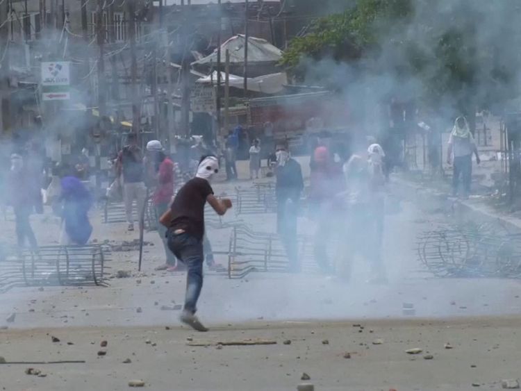  Les forces gouvernementales ont ouvert le feu pour disperser les protestations 