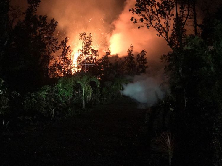  Kilauea Volcano. Des éclaboussures étaient projetées à environ 30 mètres de haut. Pic: étude géologique des États-Unis 