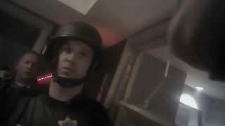  Le corps de Stephen Paddock, dans une mare de sang, était dans la pièce quand la police entra "srcset =" https://e3.365dm.com/18/05/320x180/skynews-las-vegas-police-stephen-paddock_4299377.jpg?20180503041341 320w, https://e3.365dm.com/18/05 /640x380/skynews-las-vegas-police-stephen-paddock_4299377.jpg?20180503041341 640w, https://e3.365dm.com/18/05/736x414/skynews-las-vegas-police-stephen-paddock_4299377.jpg? 20180503041341 736w, https://e3.365dm.com/18/05/992x558/skynews-las-vegas-police-stephen-paddock_4299377.jpg?20180503041341 992w, https://e3.365dm.com/18/05/ 1096x616 / skynews-las-vegas-police-stephen-paddock_4299377.jpg? 20180503041341 1096w, https://e3.365dm.com/18/05/1600x900/skynews-las-vegas-police-stephen-paddock_4299377.jpg?20180503041341 1600w, https://e3.365dm.com/18/05/1920x1080/skynews-las-vegas-police-stephen-paddock_4299377.jpg?20180503041341 192 0w, https://e3.365dm.com/18/05/2048x1152/skynews-las-vegas-police-stephen-paddock_4299377.jpg?20180503041341 2048w "tailles =" (min-largeur: 900px) 992px, 100vw [19659026] 1:31
                        </span><br />
                    </span></p>
<p>            </span><figcaption class=