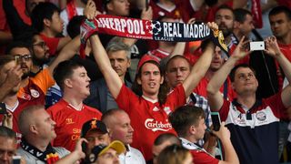  Supporters de Liverpool "srcset =" https://e3.365dm.com/18/05/320x180/skynews-liverpool-supporters_43213 80.jpg? 20180526193524 320w, https://e3.365dm.com/18/05/640x380/skynews-liverpool-supporters_4321380.jpg?20180526193524 640w, https://e3.365dm.com/18/05/736x414/ skynews-liverpool-supporters_4321380.jpg? 20180526193524 736w, https://e3.365dm.com/18/05/992x558/skynews-liverpool-supporters_4321380.jpg?20180526193524 992w, https://e3.365dm.com/18/ 05 / 1096x616 / skynews-liverpool-supporters_4321380.jpg? 20180526193524 1096w, https://e3.365dm.com/18/05/1600x900/skynews-liverpool-supporters_4321380.jpg?20180526193524 1600w, https: //e3.365dm. com / 18/05 / 1920x1080 / skynews-liverpool-supporters_4321380.jpg? 20180526193524 1920w, https://e3.365dm.com/18/05/2048x1152/skynews-liverpool-supporters_4321380.jpg?20180526193524 2048w "tailles =" ( min-largeur: 900px) 992px, 100vw 