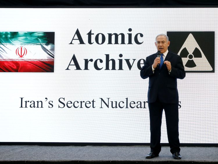  Le Premier ministre israélien Benjamin Netanyahu s'exprime lors d'une conférence de presse au ministère de la Défense 