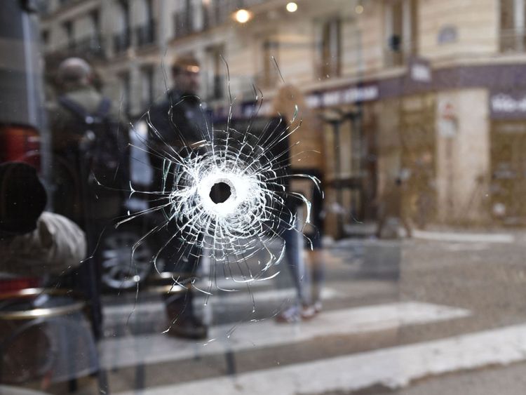  Un trou de balle sur le site de l'attaque 