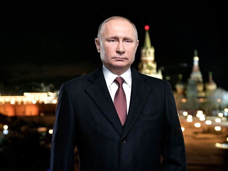  Le président russe Vladimir Poutine assiste à son discours du Nouvel An aux Russes au centre de Moscou le 31 décembre 2017. / Photo Alexe NIKOLSKY lire ALEXEY NIKOLSKY / AFP / Getty Images) 