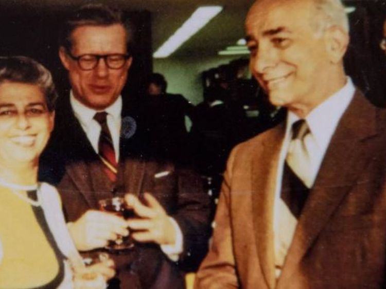  Mme Bloom avec elle hu Raymond Margolies </span><br />
        <span class=
