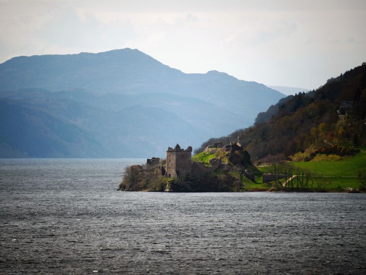  Château d'Urquhart, Drumnadrochit, sur les rives du Loch Ness 