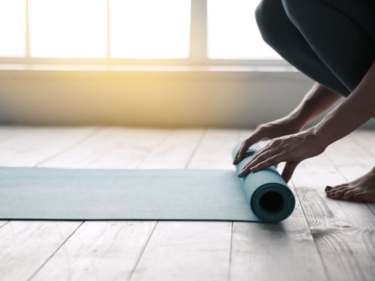  Les avocats prétendent que le rire forcé peut être une thérapie efficace. Les yogas peuvent 