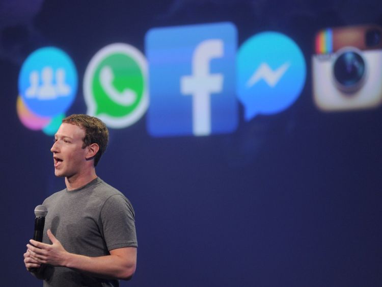 Le PDG de Facebook Mark Zuckerberg prend la parole au sommet F8 de San Francisco, en Californie, le 25 mars 2015. Zuckerberg présente une nouvelle plate-forme de messagerie à l'événement 