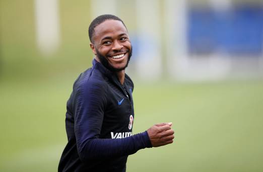 Le patron de l'Angleterre admet les inquiétudes de Raheem Sterling alors que Rio Ferdinand insiste sur le fait que la critique n'est pas motivée par la race