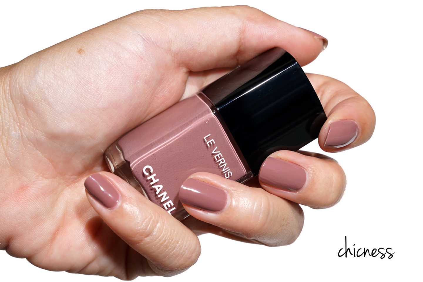  Sweat Chanel Le Vernis dans Chicness 