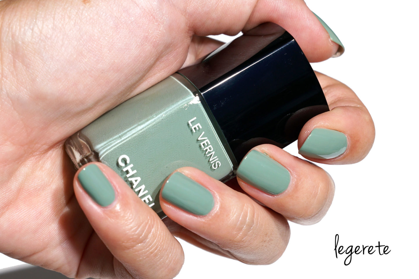  Chanel Le Vernis Swatch Legerete 