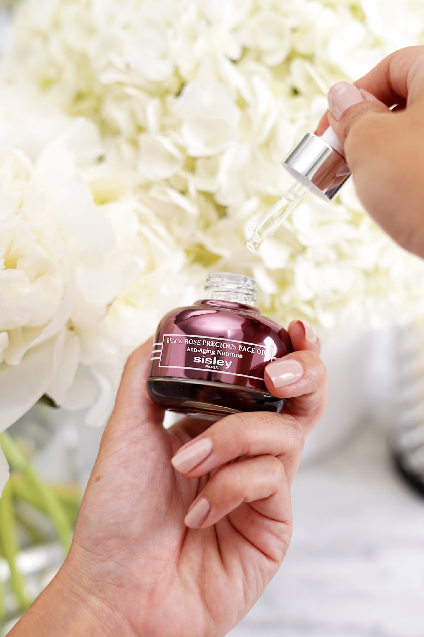 Sisley Black Rose huile pour le visage précieux | Le livre de beauté