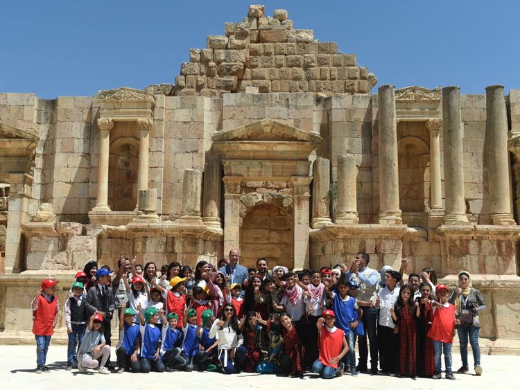 Le duc et le prince héritier ont rencontré des réfugiés syriens sur le site