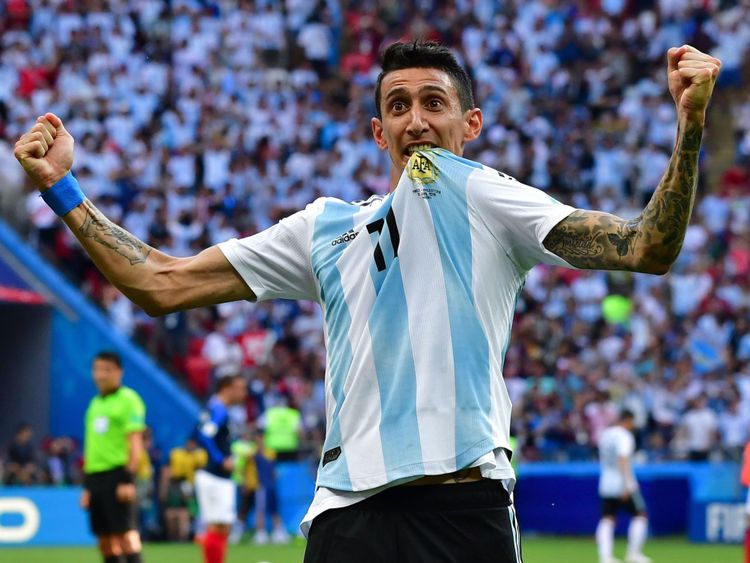 Angel Di Maria célèbre son superbe but contre la France