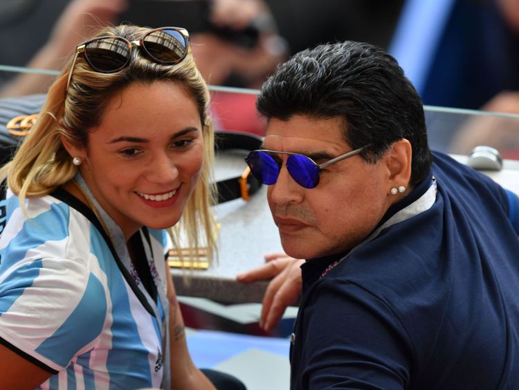 Diego Maradona et sa copine Rocio Oliva à Kazan