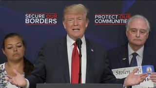 Donald Trump a de nouveau défendu sa politique de frontière difficile "srcset =" https://e3.365dm.com/18/06/320x180/skynews-donald-trump-immigration_4343098.jpg?20180622204458 320w, https: //e3.365dm. com / 18/06 / 640x380 / skynews-donald-trump-immigration_4343098.jpg? 20180622204458 640w, https://e3.365dm.com/18/06/736x414/skynews-donald-trump-immigration_4343098.jpg?20180622204458 736w, https://e3.365dm.com/18/06/992x558/skynews-donald-trump-immigration_4343098.jpg?20180622204458 992w, https://e3.365dm.com/18/06/1096x616/skynews-donald-trump -immigration_4343098.jpg? 20180622204458 1096w, https://e3.365dm.com/18/06/1600x900/skynews-donald-trump-immigration_4343098.jpg?20180622204458 1600w, https://e3.365dm.com/18/06 /1920x1080/skynews-donald-trump-immigration_4343098.jpg?20180622204458 1920w, https://e3.365dm.com/18/06/2048x1152/skynews-donald-trump-immigration_4343098.jpg?20180622204458 2048w "sizes =" (min - Largeur: 900px) 992px, 100vw