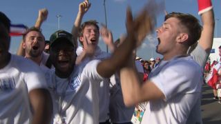 Les fans de l'Angleterre célèbrent à l'extérieur du stade après le match "srcset =" https://e3.365dm.com/18/06/320x180/skynews-england-fans-world-cup_4344856.jpg?20180624174808 320w, https: // e3. 365dm.com/18/06/640x380/skynews-england-fans-world-cup_4344856.jpg?20180624174808 640w, https://e3.365dm.com/18/06/736x414/skynews-england-fans-world-cup_4344856 .jpg? 20180624174808 736w, https://e3.365dm.com/18/06/992x558/skynews-england-fans-world-cup_4344856.jpg?20180624174808 992w, https://e3.365dm.com/18/06 /1096x616/skynews-england-fans-world-cup_4344856.jpg?20180624174808 1096w, https://e3.365dm.com/18/06/1600x900/skynews-england-fans-world-cup_4344856.jpg?20180624174808 1600w, https : //e3.365dm.com/18/06/1920x1080/skynews-england-fans-world-cup_4344856.jpg? 20180624174808 1920w, https://e3.365dm.com/18/06/2048x1152/skynews-england- fans-world-cup_4344856.jpg? 20180624174808 2048w "tailles =" (min-largeur: 900px) 992px, 100vw