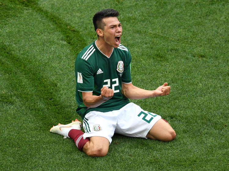 Le Mexicain Hirving Lozano célèbre son but contre l'Allemagne