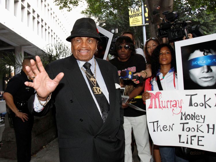 Joe Jackson pendant le procès du Dr Conrad Murray à la mort de son fils à Los Angeles
