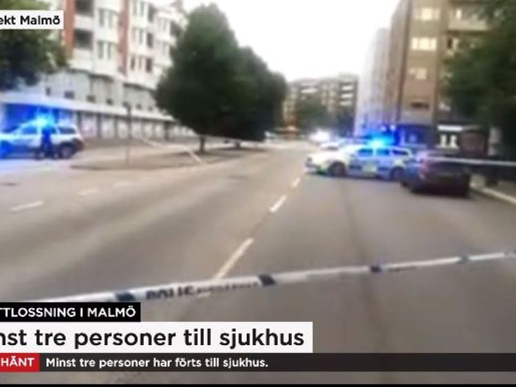  La police est sur les lieux de la fusillade. Pic: TV4 Suède 