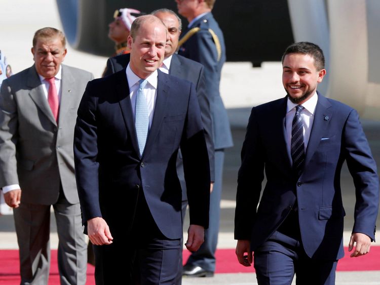 Prince William est accueilli par le prince héritier de Jordanie Hussein bin Abdullah II