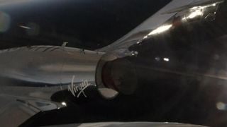  Virgin Galactic teste avec succès VSS Unity dans un vol propulsé "srcset =" https://e3.365dm.com/18/04/320x180/skynews- virgin-galactic-powered-flight_4274696.jpg? 20180406060623 320w, https://e3.365dm.com/18/04/640x380/skynews-virgin-galactic-powered-flight_4274696.jpg?20180406060623 640w, https: // e3. 365dm.com/18/04/736x414/skynews-virgin-galactic-powered-flight_4274696.jpg?20180406060623 736w, https://e3.365dm.com/18/04/992x558/skynews-virgin-galactic-powered-flight_4274696.jpg?20180406060623 992w, https://e3.365dm.com/18/04/1096x616/skynews-virgin -galactic-powered-flight_4274696.jpg? 20180406060623 1096w, https://e3.365dm.com/18/04/1600x900/skynews-virgin-galactic-powered-flight_4274696.jpg?20180406060623 1600w, https: //e3.365dm .com / 18/04 / 1920x1080 / skynews-vierge-vol-galactique_4274696.jpg? 20180406060623 1920w, https://e3.365dm.com/18/04/2048x1152/skynews-virgin-galactic-powered-flight_4274696. jpg? 20180406060623 2048w "tailles =" (min-largeur: 900px) 992px, 100vw 